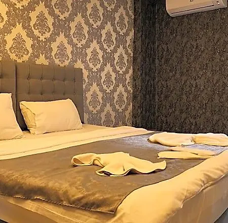 Taksim Royal & Hotell 3*