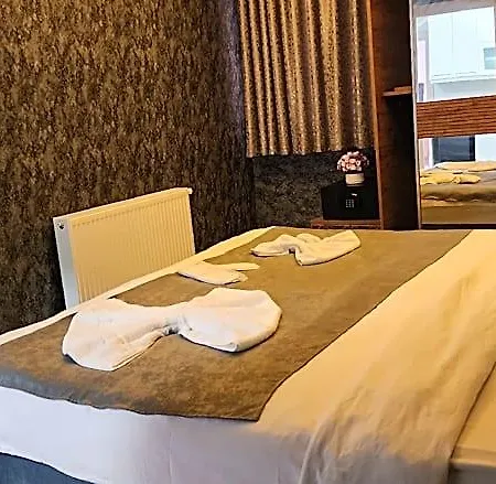 Taksim Royal & Hotell 3*
