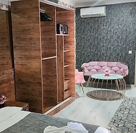 Taksim Royal & Hotell